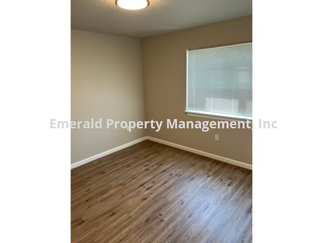 Building Photo - Brand New 3 bedroom townhouse Condos w/garage