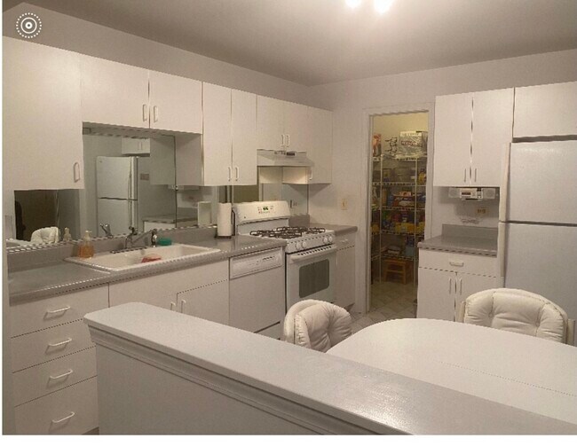 Building Photo - 1403 Clove Ct