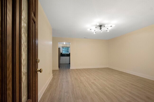 Building Photo - 209 Jasmine Rd