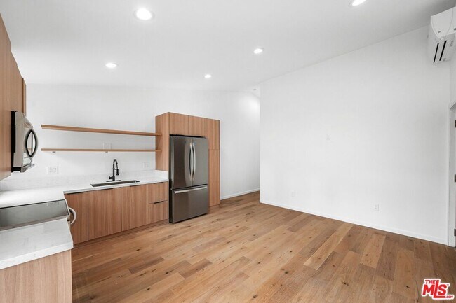Foto del edificio - 20071 1/2 Emerald Meadow Dr
