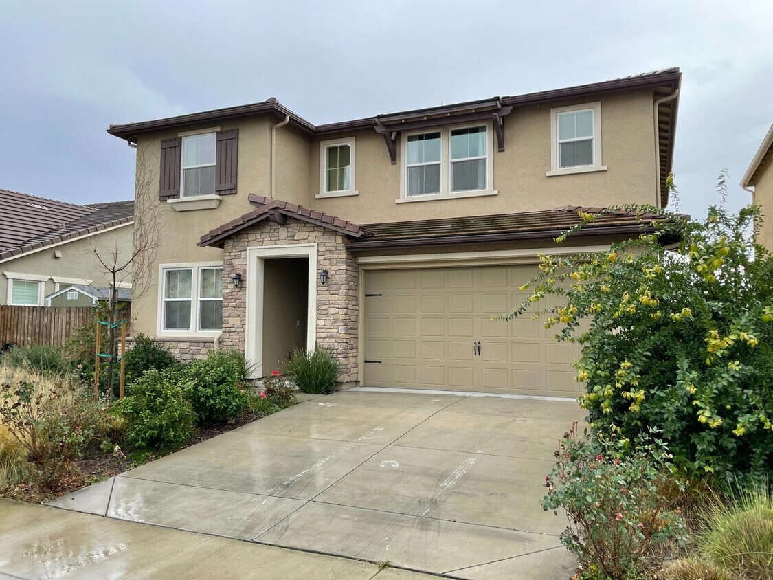 Primary Photo - 2140 Starlight Dr