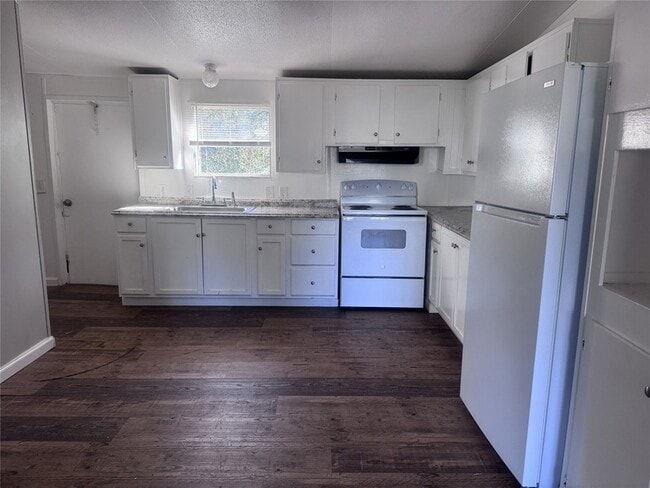 Building Photo - 934 Queenswood St