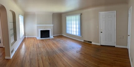 Building Photo - 1021 W 29th Ave