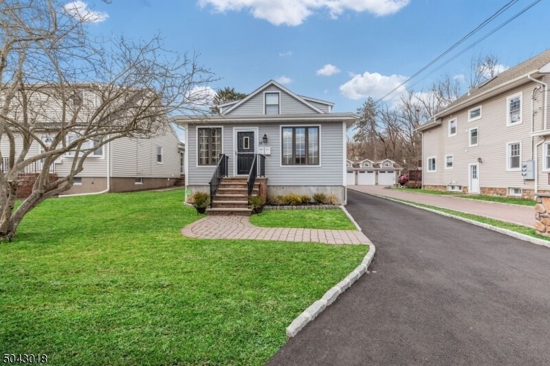 Primary Photo - 18 Personette St