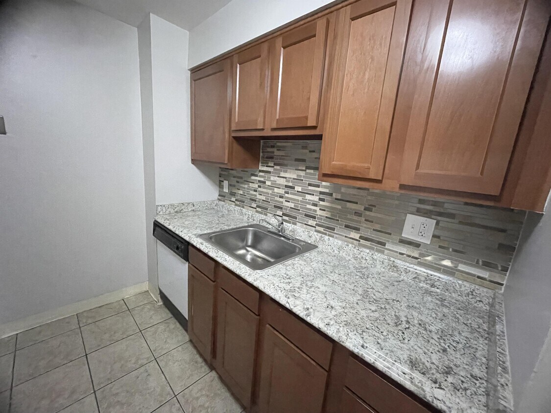 5050 Doyle Rd Unit 204, Baldwin, PA 15227 Room for Rent in Baldwin