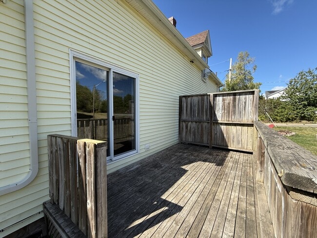 Building Photo - 41 Lockwood St