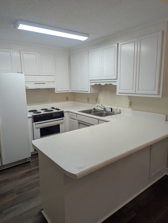 Foto del edificio - 322 Woodburn Creek Rd