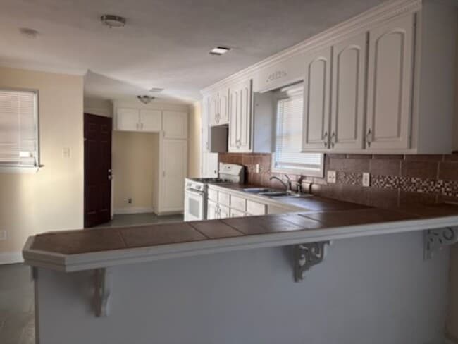 Foto del edificio - 304 Catalina Cir