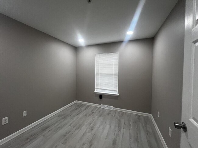 Foto del edificio - 1762 Upper Forde Ln