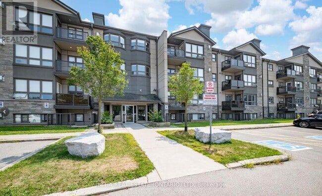 Building Photo - 9 Jacksway Crescent