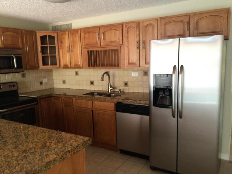 Foto principal - 1400 E Golfview Dr