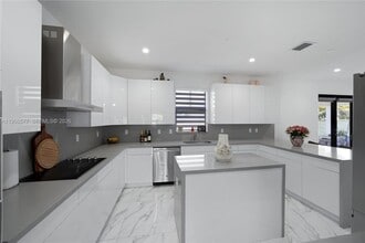 Building Photo - 2165 SW 145th Ave