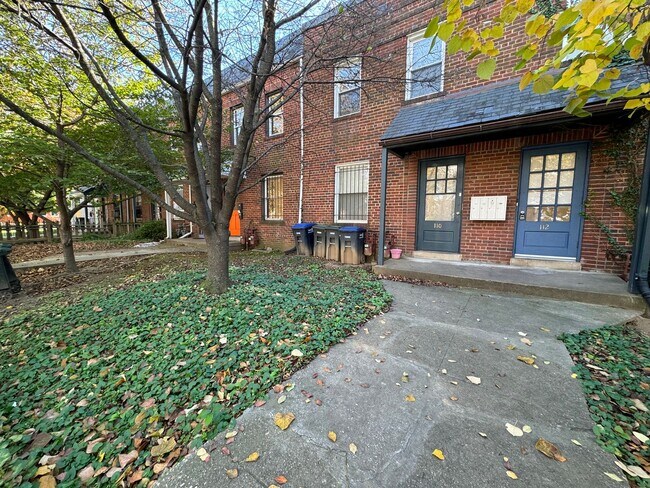 Photo - Ideal 1 Bed 1 Bath Unit with Fenced Yard I... Apartment