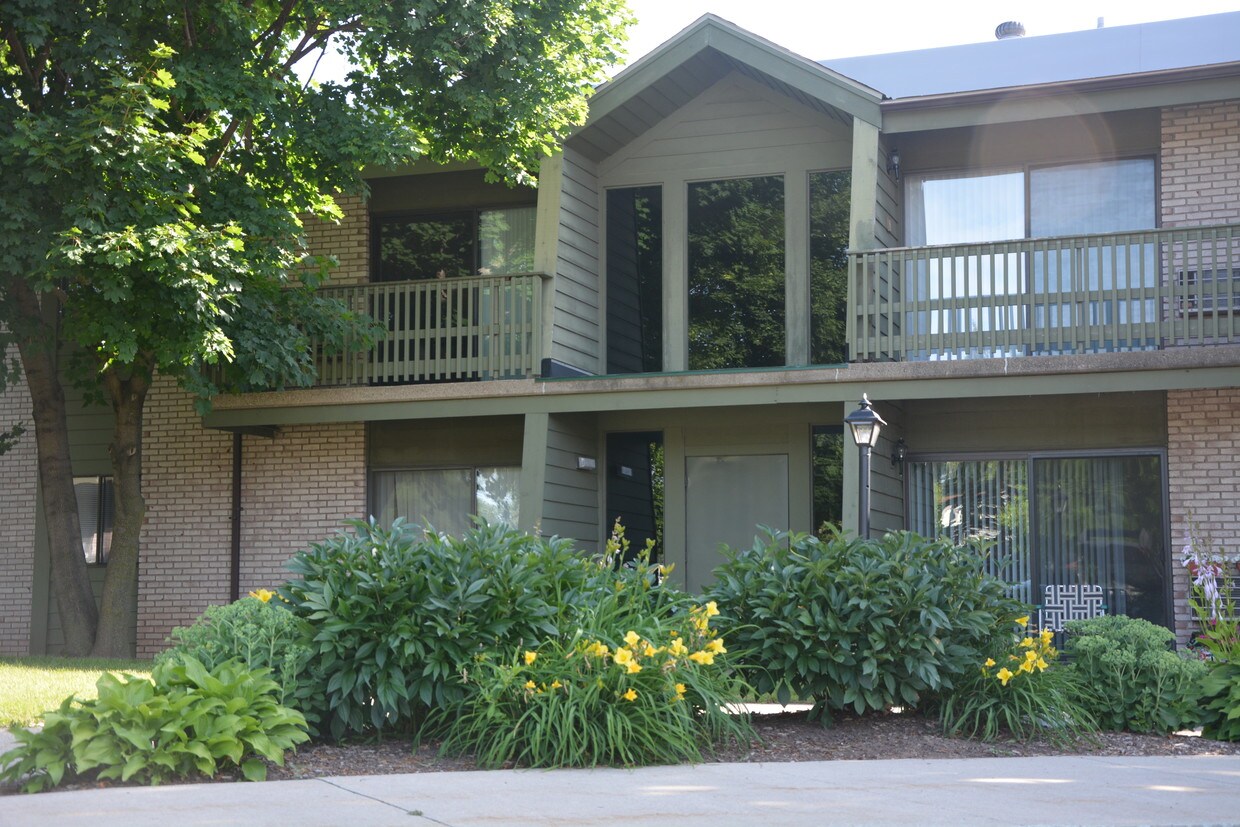 Chateau Village Apartments in Appleton, WI