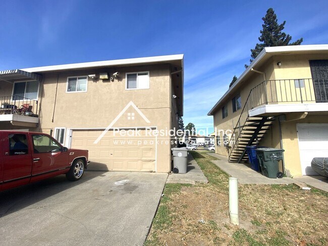 Building Photo - 2 br, 1 bath House - 41 La Fresa Ct #3