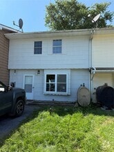 Building Photo - 11 Columbine Ct