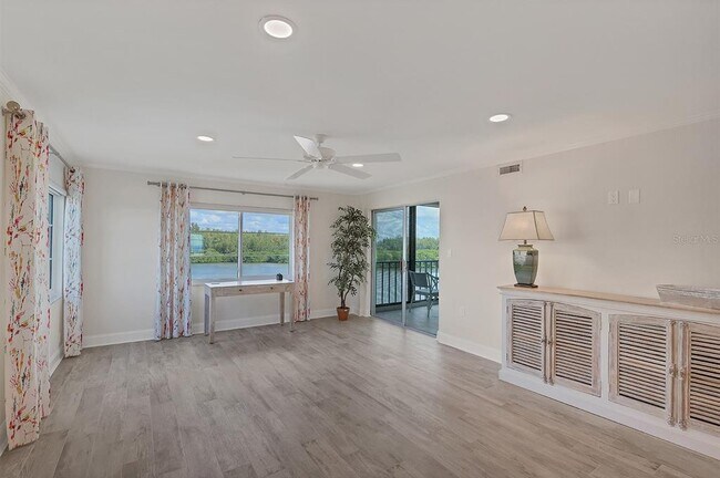 Building Photo - 9397 Midnight Pass Rd