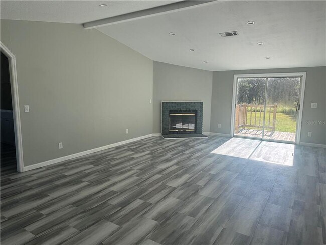 Foto del edificio - 31326 Tyndall Rd