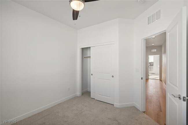 Building Photo - 10511 Blossoming Hls Wy