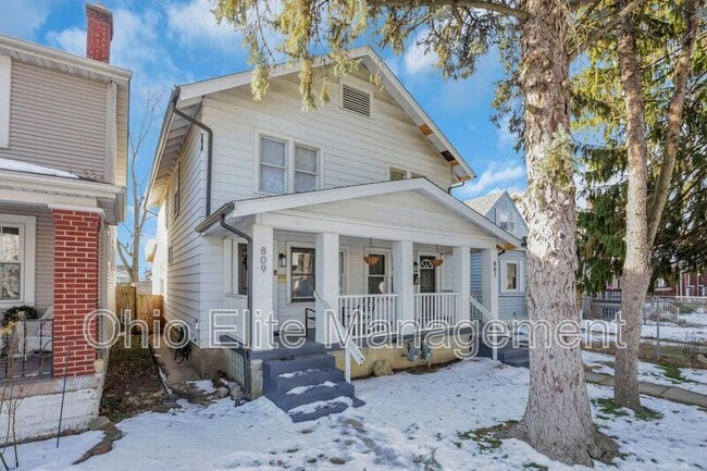 Building Photo - 807 E Deshler Ave