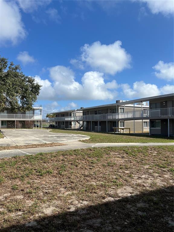 Building Photo - 800 N Fiske Blvd
