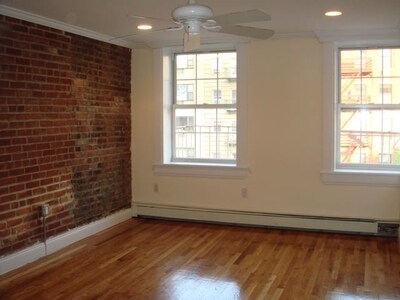 Primary Photo - 252 E 50th St