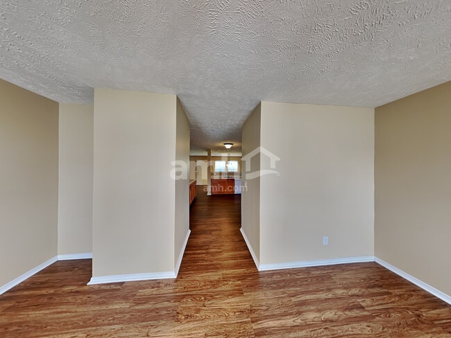 Building Photo - 2717 Sutherland Drive