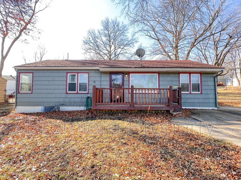 Primary Photo - 204 N Kendall Dr