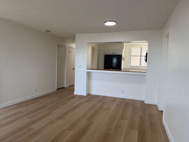 Foto del edificio - Mariners Landing Waterfront 1 Bed / 1 Bath Condo in Gated Community – Near Vallejo Ferry Building