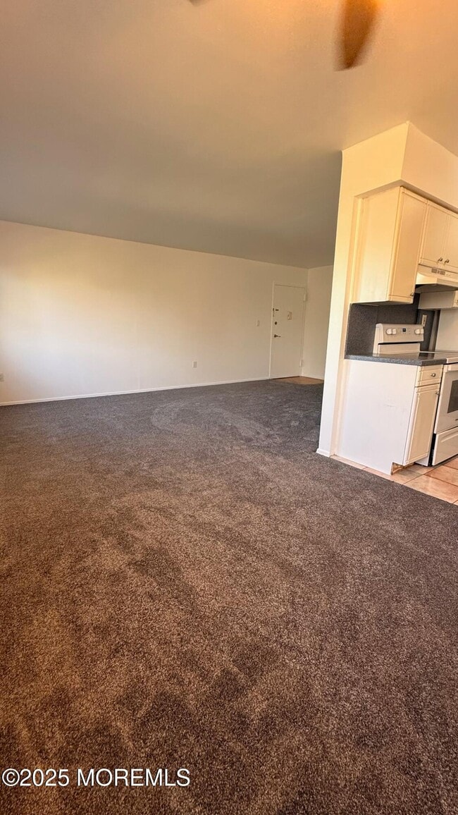 Building Photo - 76 Manchester Ct