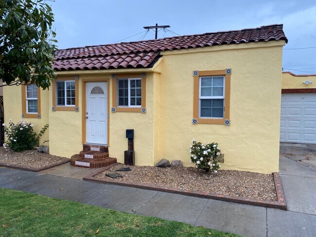 Front of House 2 - 5339 Westhaven St