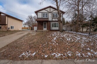 Building Photo - 1073 Sweet St NE