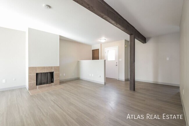 Foto del edificio - 4485 Driftwood Pl