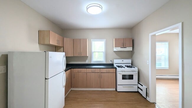 Building Photo - 837 N Broadway St