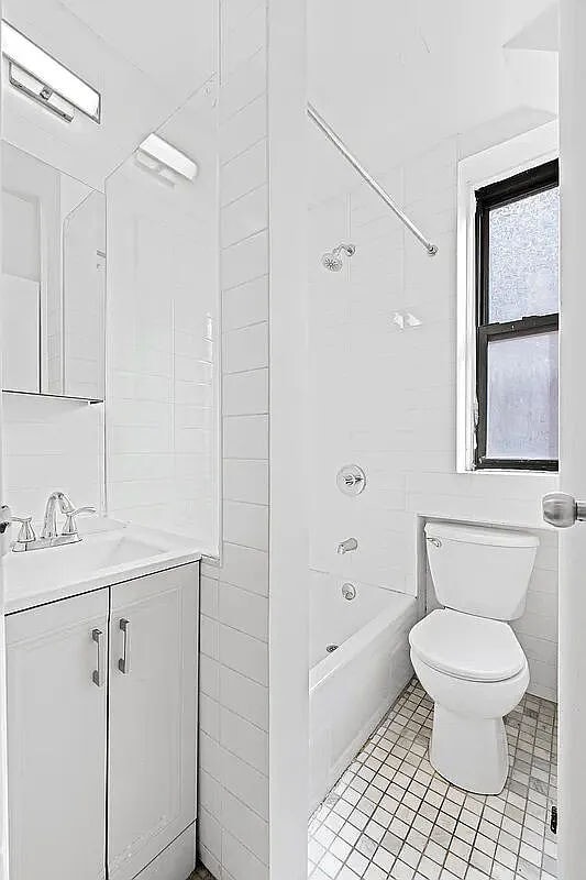 Building Photo - 203 Spring Street