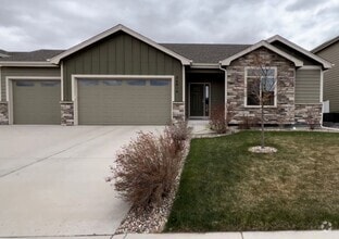 Building Photo - 3601 Thomas Rd