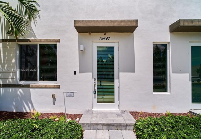 Foto del edificio - 10447 NW 66th St
