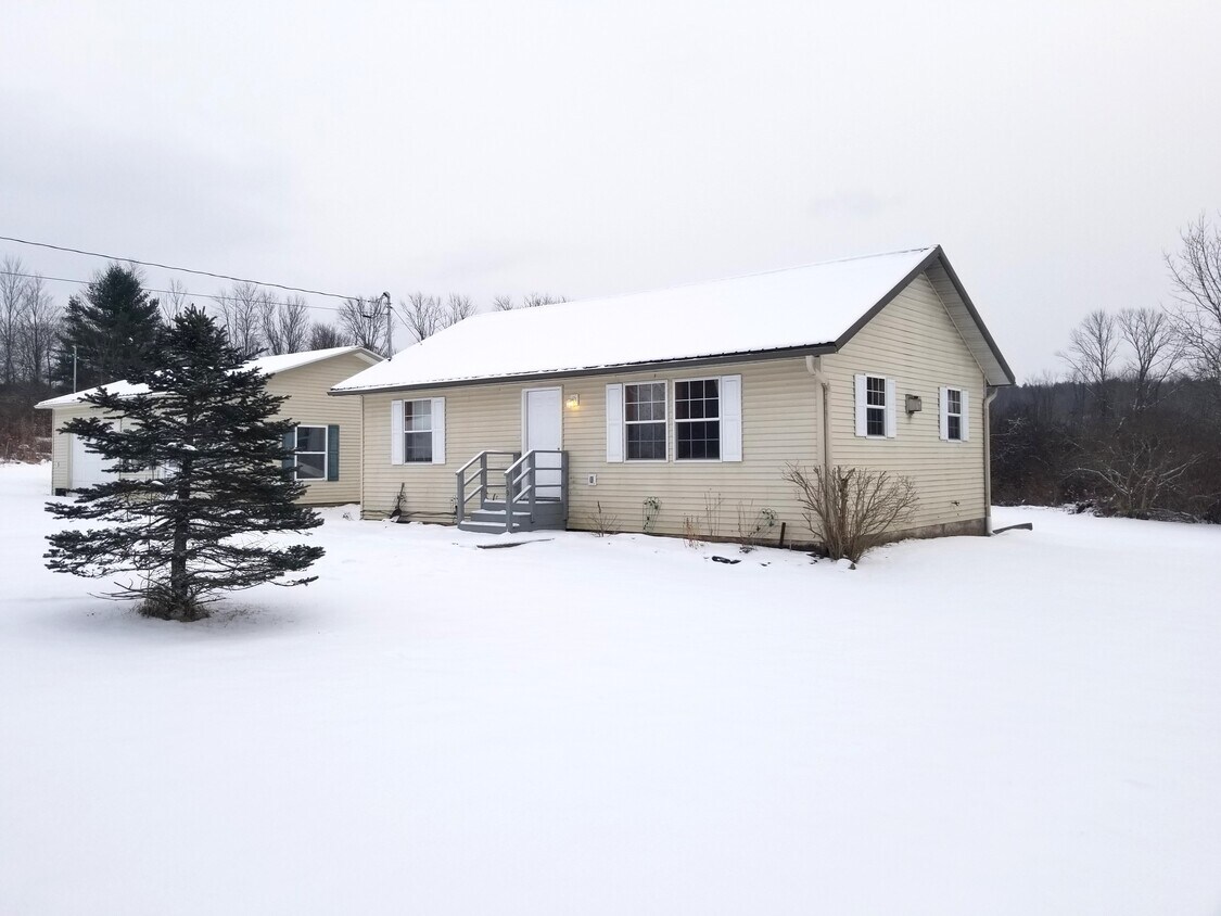 Primary Photo - 394 White Store Rd