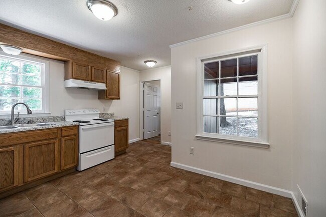 Foto del edificio - 170 Garnett Ridge Dr