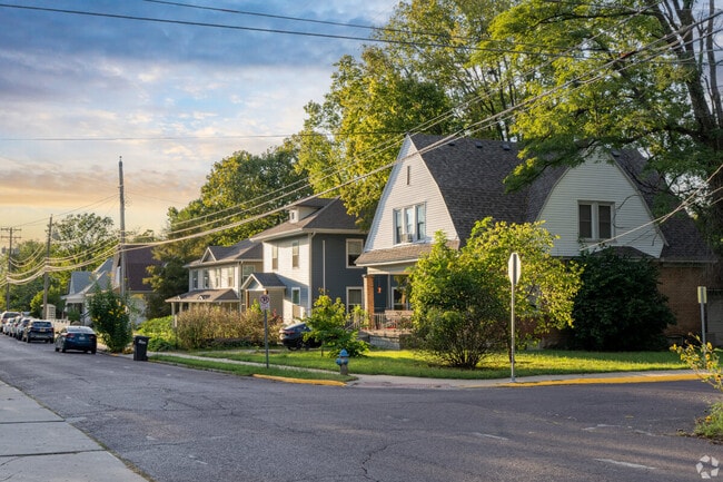 Homes in Benton-Stephens often have large front porches to enjoy the sunset.