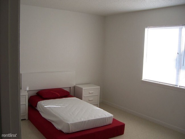 Foto del edificio - 4612 Sanger Ave
