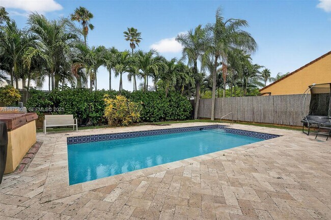 Foto del edificio - 20424 NE 10th Ct Rd