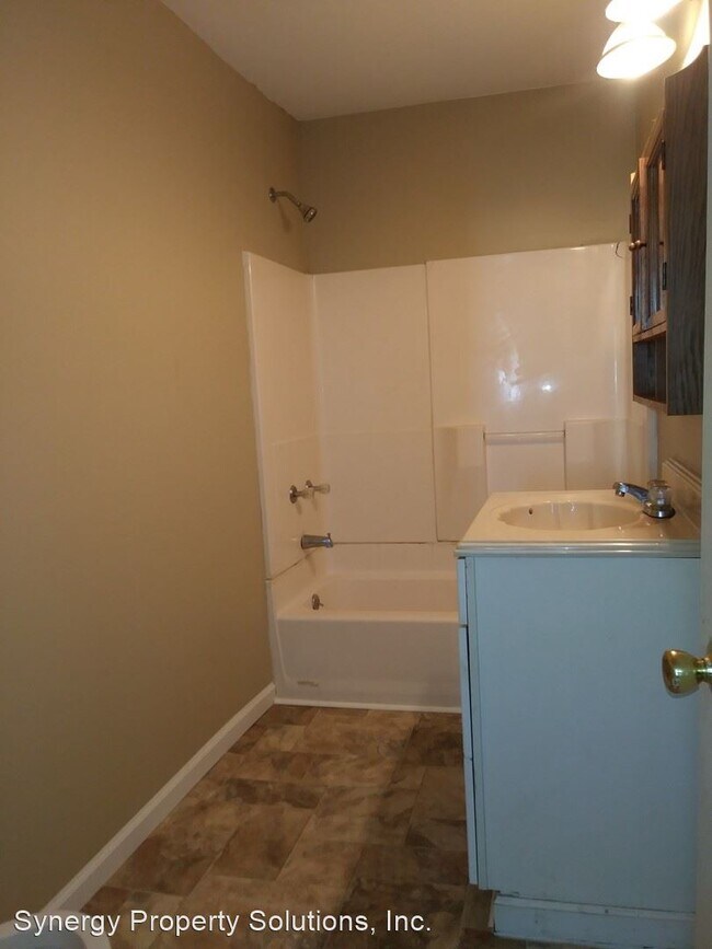 Building Photo - 3 br, 1 bath House - Central Ave 523 Richland