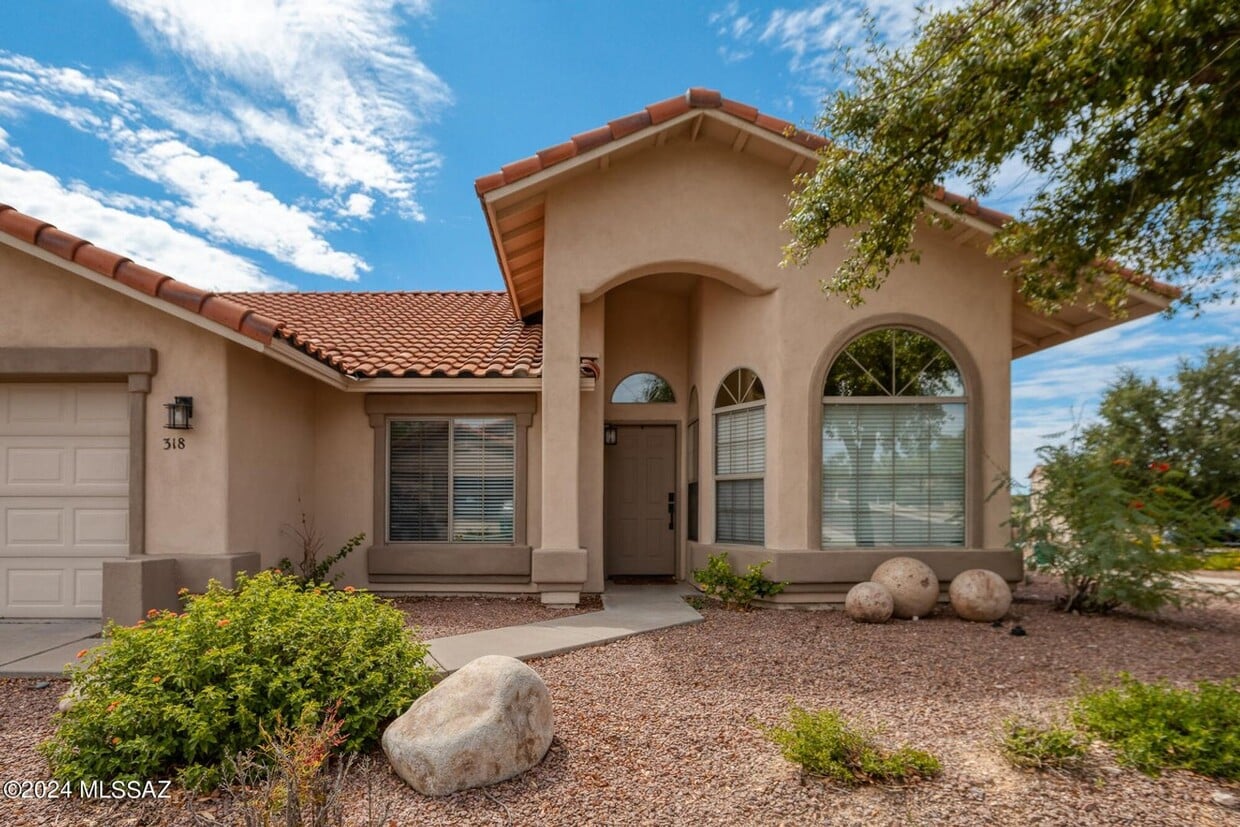 Oro Valley Stunner - Oro Valley Stunner