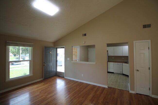 Building Photo - 316 Squires Rd