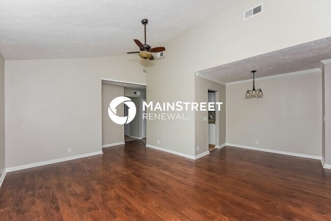 Building Photo - 4 Bedroom Pet-Friendly Home in Madison, TN with Main Street Renewal