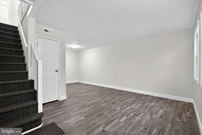 Foto del edificio - 5708 Mitchell Rd