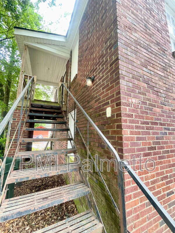 Building Photo - 1717 Burnham St