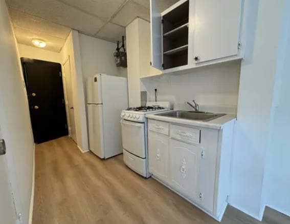 *Pictures are representative samples of the advertised unit. In some cases, the actual units you tou - 45 Russell St