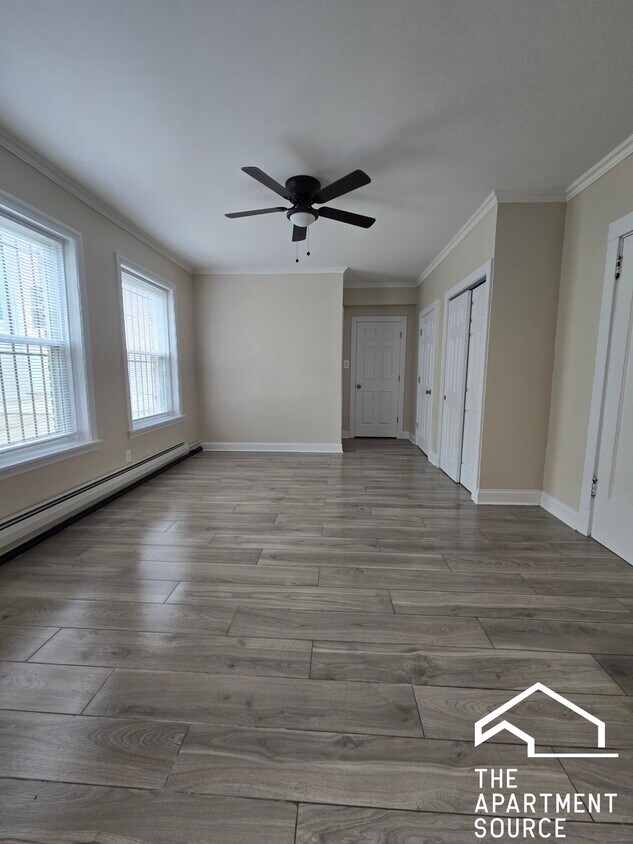 Foto principal - 4866 N Magnolia Ave